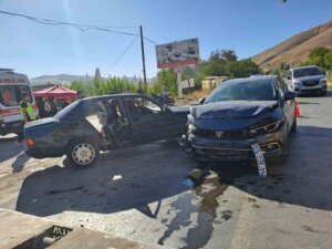 Gürün’de Trafik Kazası 4 Yaralı
