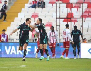 Sivasspor Adana Demirspor ile 1-1 Berabere Kaldı