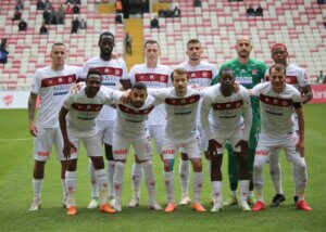 Sivasspor Ligin İlk Yarısında Galibiyet Serisini 2 Maça Çıkarabildi