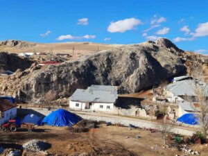 Sivas’ta 6 Şubat Depreminde Düşen Kayalara Çelik Ağlı Önlem Alındı