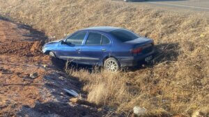 Sivas’ta Araba Şarampole Yuvarlandı 5 Kişi Yaralandı