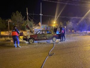 Sivas’ta Polislerin Ceza Keseceğini Öğrenen Sürücü Arabasını Yaktı