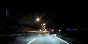 Sivas’ta Seyir Halindeki Aracın Önüne Domuz Sürüsü Çıkınca Kaza Yaptı