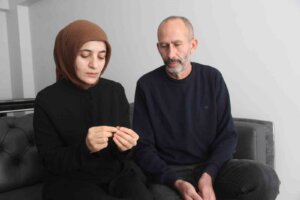 Sivas’ta Yüzüğünü Lavaboya Düşüren Kadın 20 Yıl Sonra Tekrar Buldu
