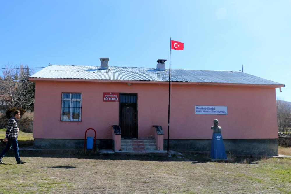 Sivas’ta Köylüler Kullanılmayan Okulu Konağa Çevirdi