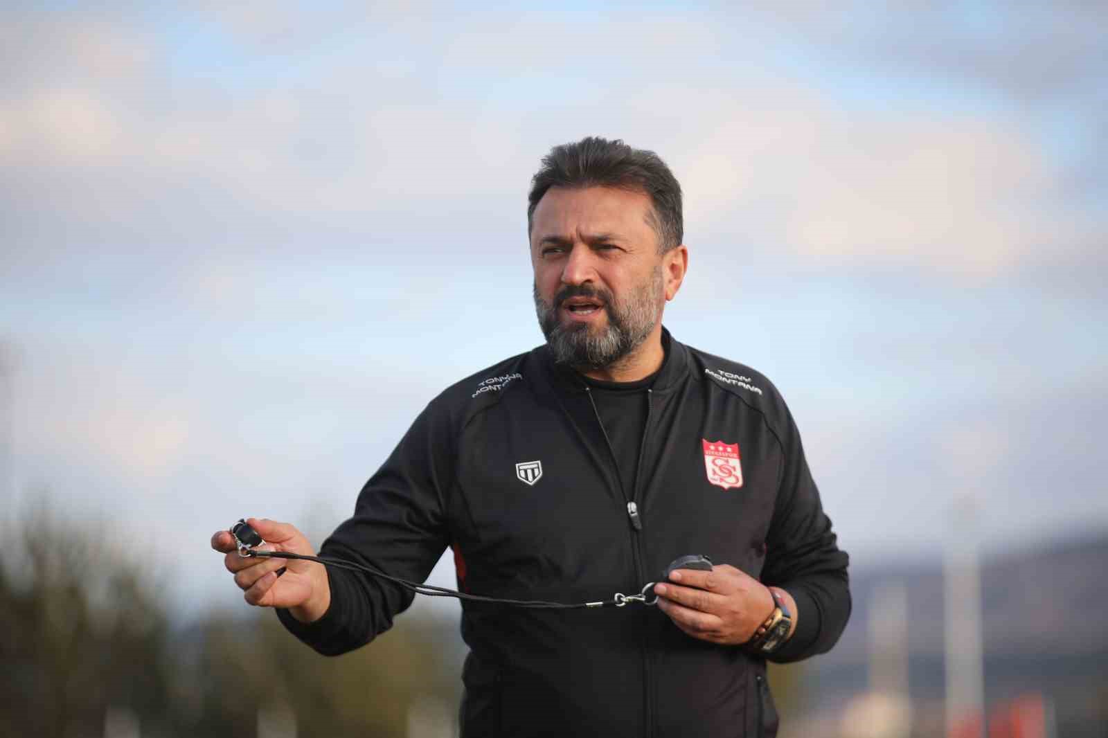 Sivasspor Teknik Direktörü Bülent