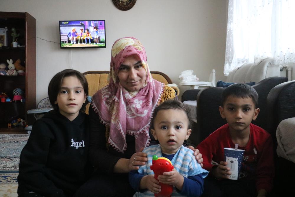 Depremde Çocuklarıyla Ayrı Düşen Anne Sivas’a Yerleştirilerek Yeniden Hayata Tutundu