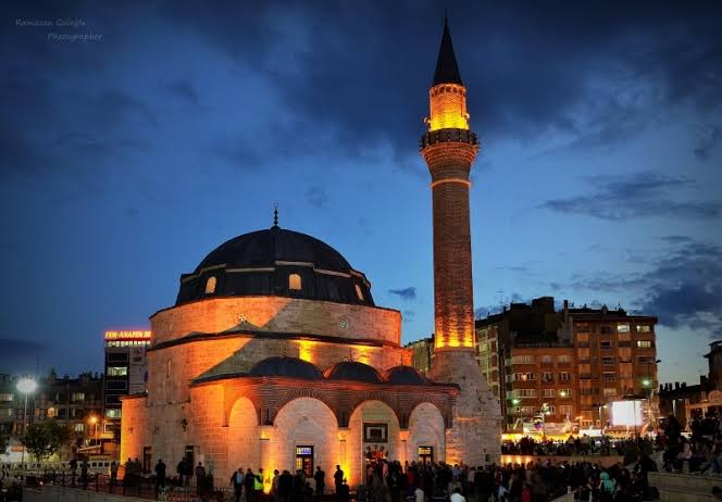 Sivas’ta Ramazanda 11 Camide Hatimle Teravih Namazı Kılınacak