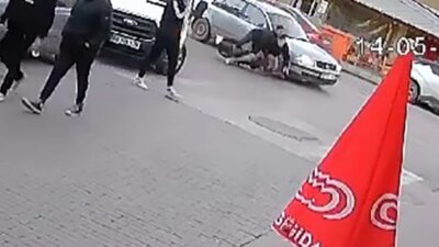 Sivas’ta otomobil ile motosiklet çarpıştı 2 kişi yaralandı Kaza anı kamerada