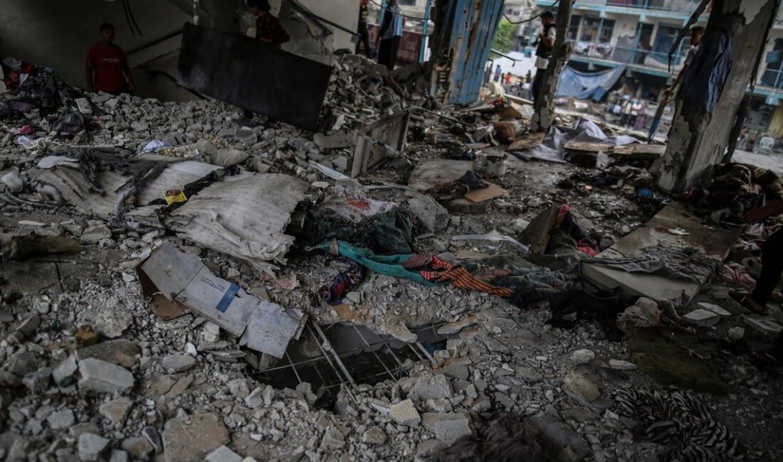 İsrail Gazze’de Bir Okulu Vurdu 39 Kişi Hayatını Kaybetti