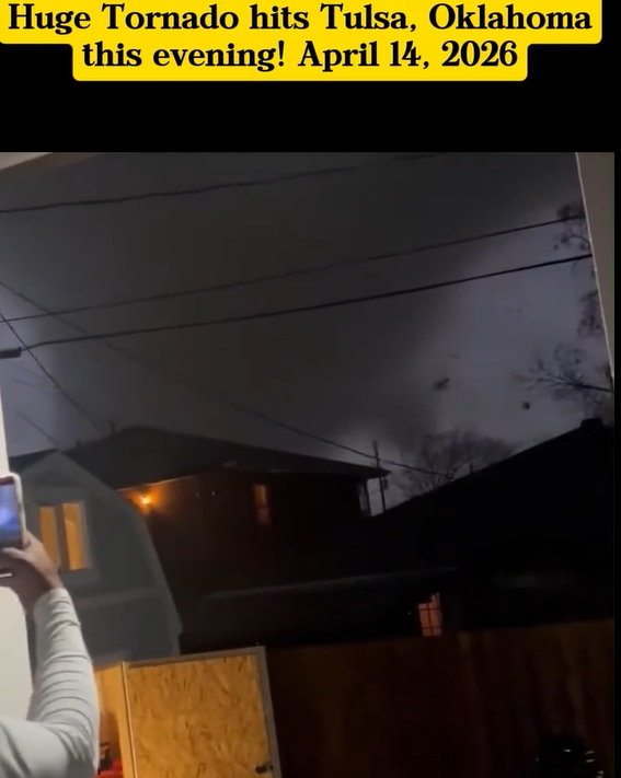 Huge Tornado hits Tulsa, Oklahoma this evening!
