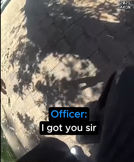 Elderly man couldn’t get up😳😳