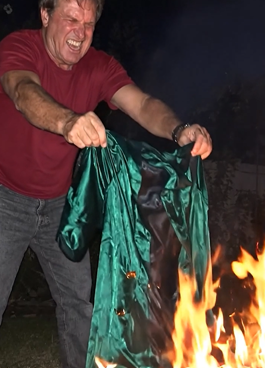 My Unfaithful Father Burned 30 Years of Mom’s Clothes to Leave Her with Nothing After She Filed for Divorce – But the Package That Arrived at His House the Next Day Had Him Begging for Her Mercy